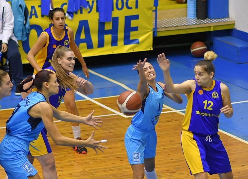 Без трите си националки и без една от чужденките си