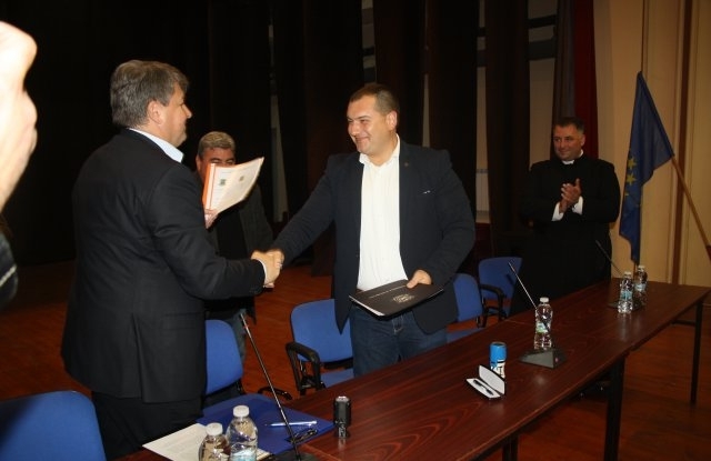 С пълно единодушие общинските съветници в Раковски приеха предложението на