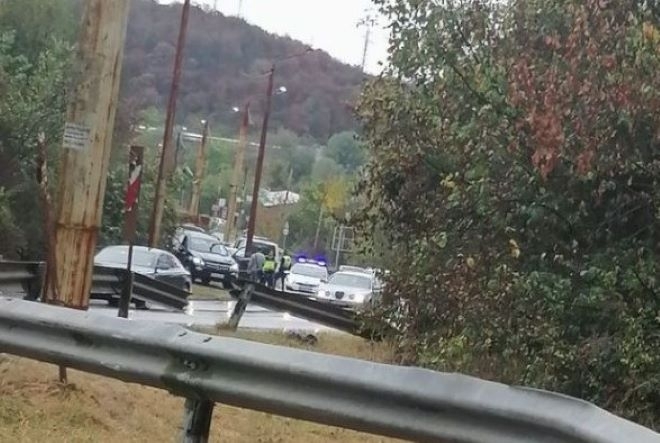 Полицията във Велико Търново задържа 14 мигранти пътували в джип съобщиха от