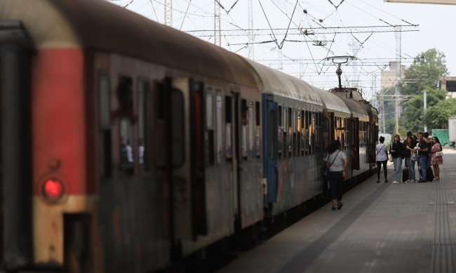 48 годишен мъж е загинал ударен от бързия влак София –