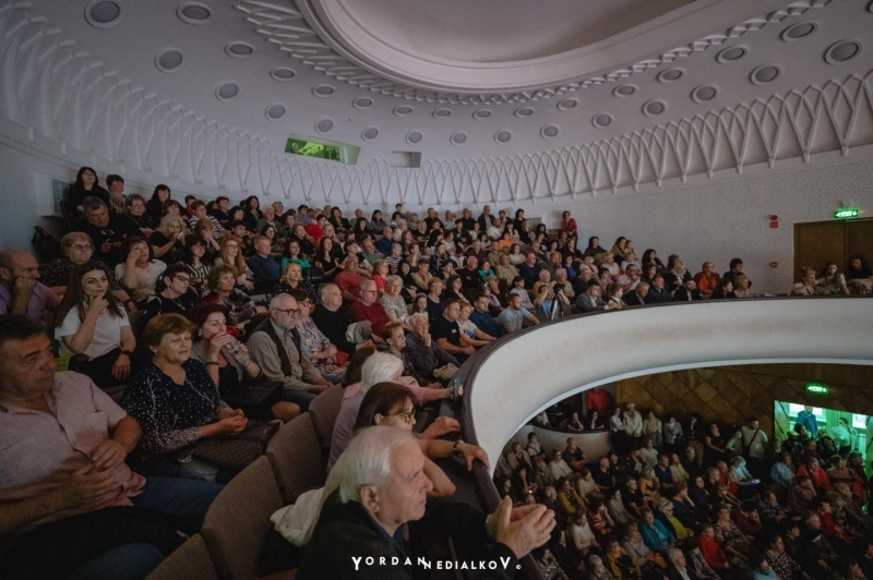 Стотици жители на града бяха част от юбилейния концерт на