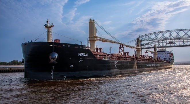 Шести човек от екипажа на кораба Верила е арестуван при