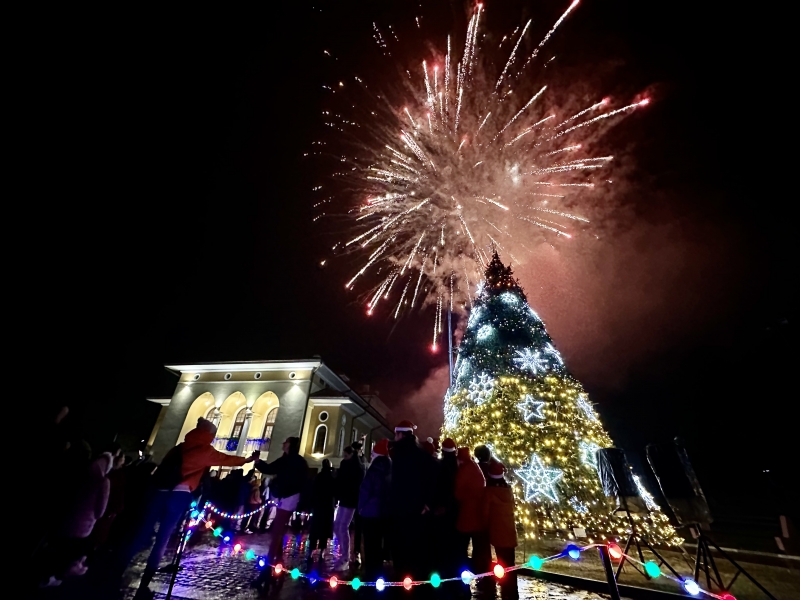 Малки и големи направиха празничния декември вълшебен в Оряхово съобщиха