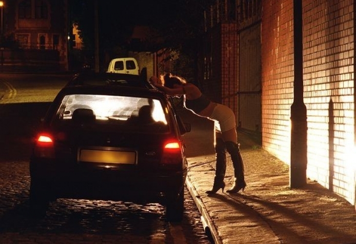 Проститутка роди и 30 минути по късно се върна на