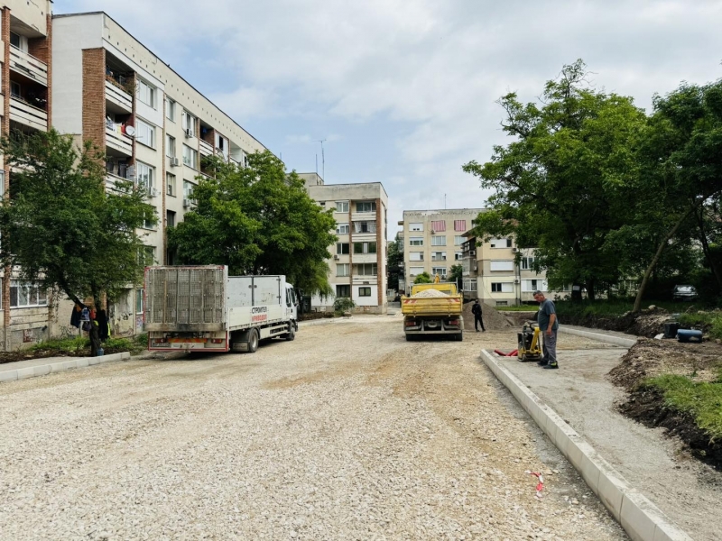 Продължават дейностите на община Враца да осигури повече парки места