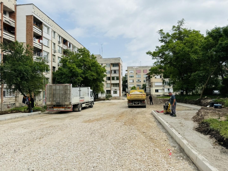 Продължават дейностите на община Враца да осигури повече парки места