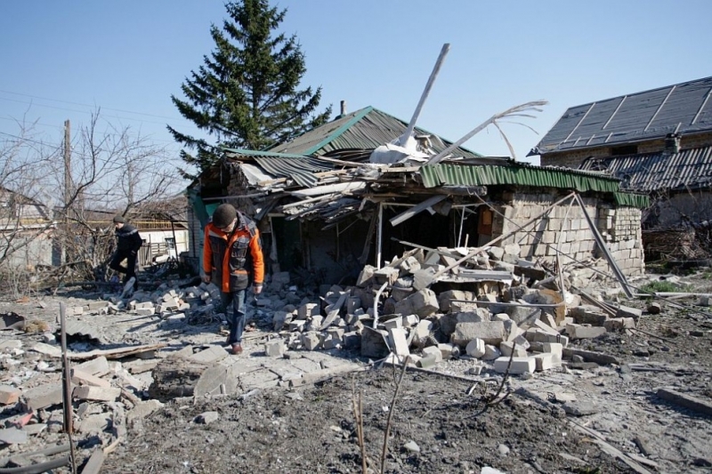 Украинските власти съобщават че десетки цивилни са били убити и