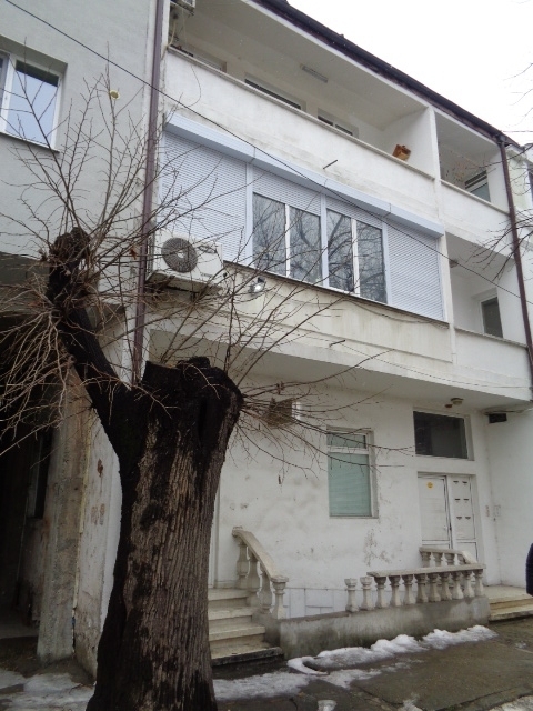 Частен съдебен изпълнител обяви на търг голям търговски имот във