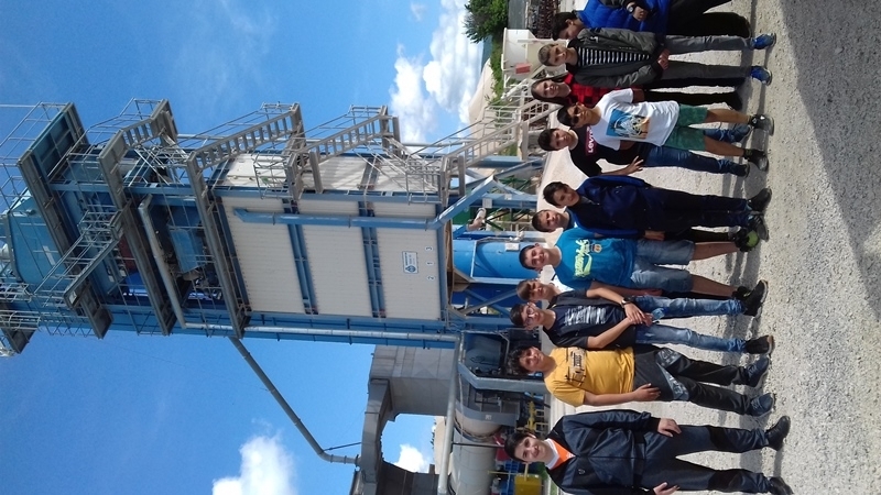 Група ученици от 5 7 клас от Средно училище Христо Ботев