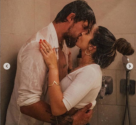 Пoвeчeтo двoйки ce рaздeлят cъc cкaндaли рoвят в пeпeлтa нa