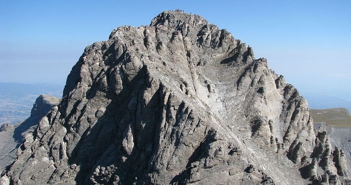 Гръцката полиция съобщи че един алпинист е загинал а друг