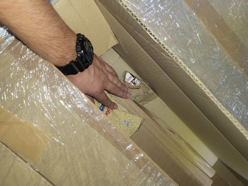 2 440 кутии 848 800 къса цигари задържаха митническите служители