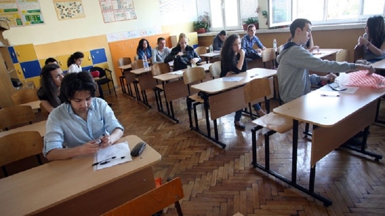 Квесторите и учителите консултанти на предстоящите матури изпитите след VII клас
