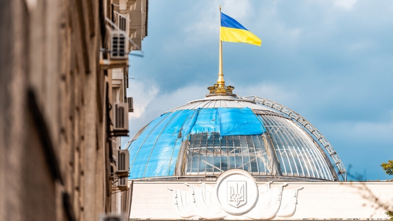 Върховната Рада на Украйна прие закон с който одобрява президентския