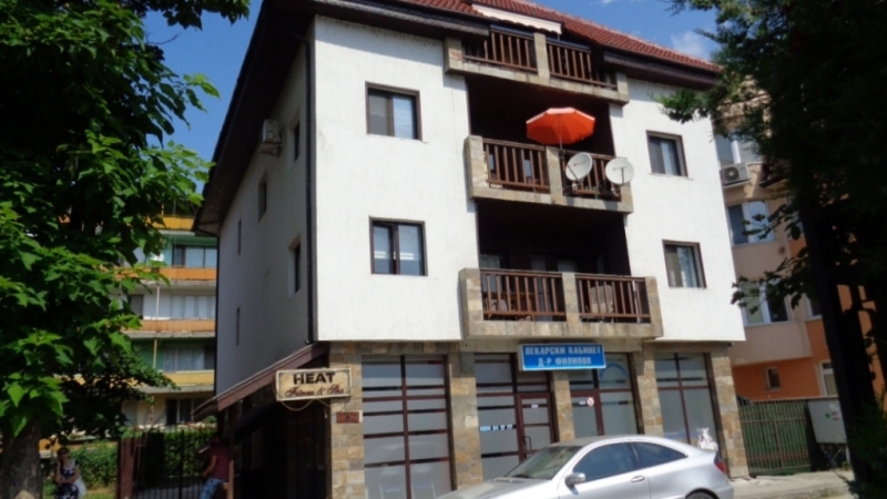 Частен съдебен изпълнител обяви на търг голям търговски имот във