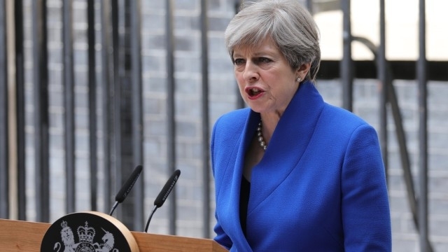 Британският премиер Тереза Мей обмисля да организира четвърти вот за