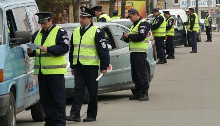 Служители на реда са проверили близо 200 лица във Врачанско
