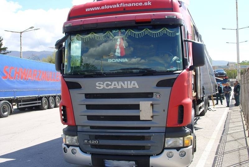 Полицаи разследват кражба от камион на Е 79 във Видинско съобщиха