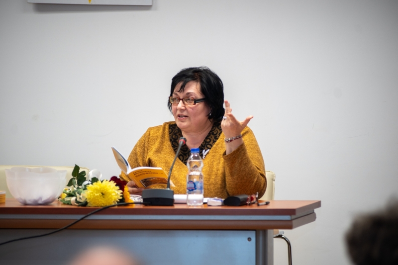 Представяне на сборника с микропроза Къси форми II на Светла Дамяновска