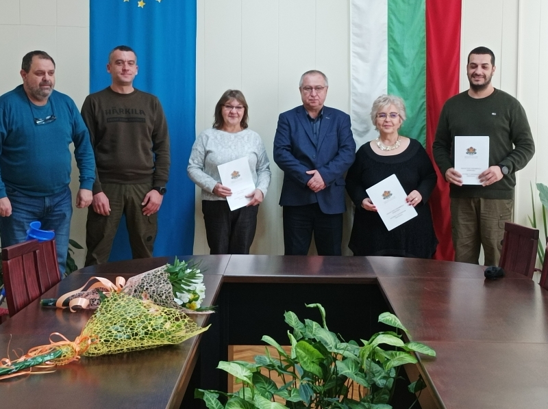 Днес областният управител на Монтана инж Валери Димитров награди читалищни