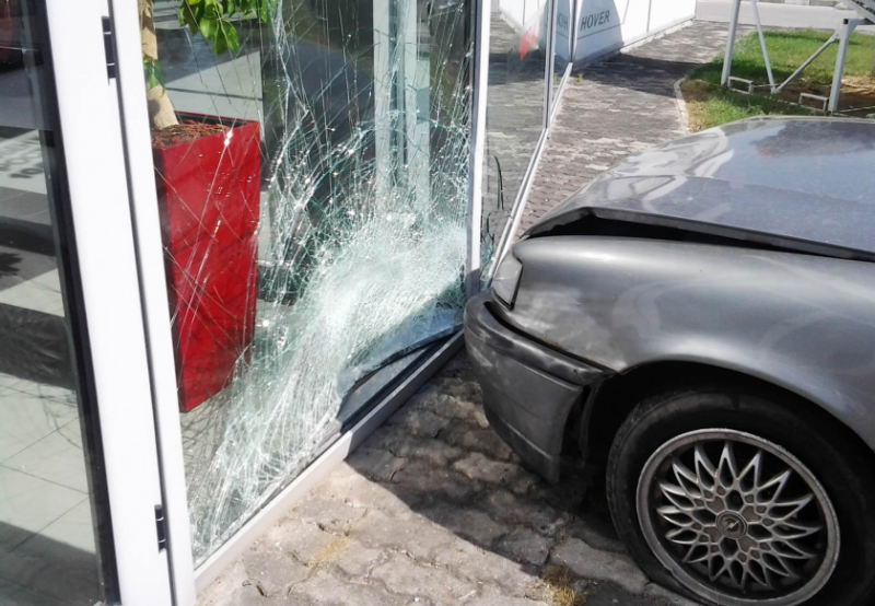 Зрелищна катастрофа стресна пловдивчани в центъра на града Към 8 40