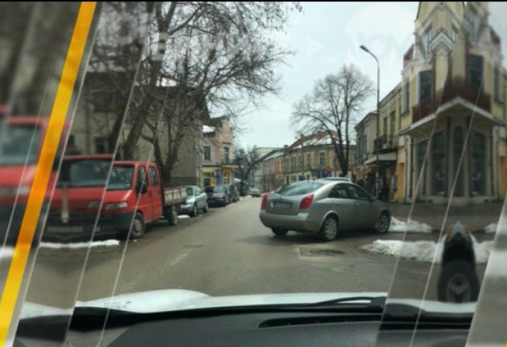 Проблемът с паркирането у нас става все по голям А в