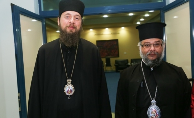 Митрополит Киприан замина с правителствения самолет за Йерусалим за да