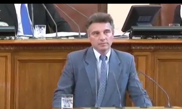 Червеният депутат Иво Христов който разбуни общественици и политици като