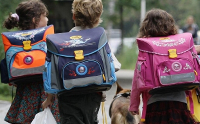 Родителите на първокласник го използвали само за да се докопат