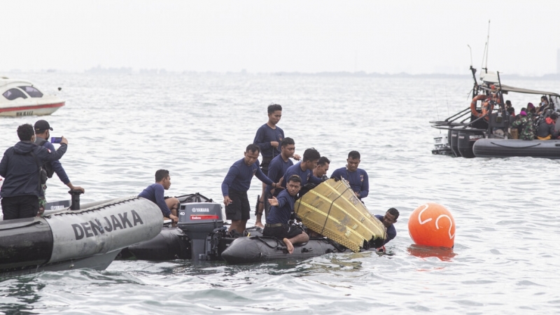 Открити са и фрагменти от телата на пътници намирали се