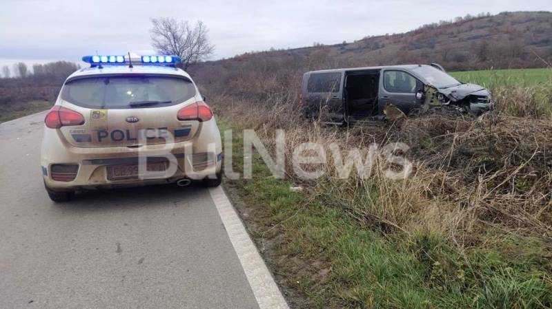 Тежък пътен инцидент е станал преди минути на пътя между